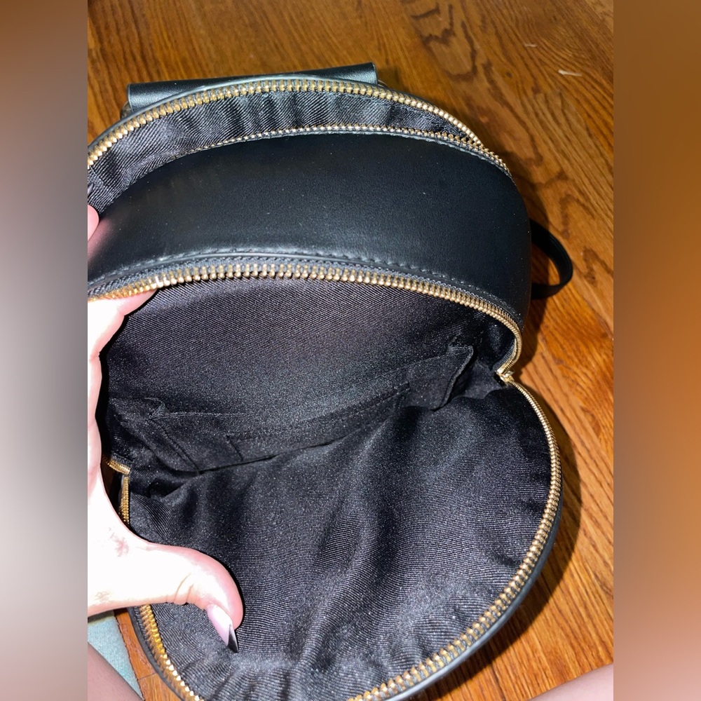 Multi-Pocket Black Simple Backpack - image 3